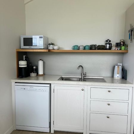 דירות Cooks Beach Purangi Waterfront Retreat מראה חיצוני תמונה